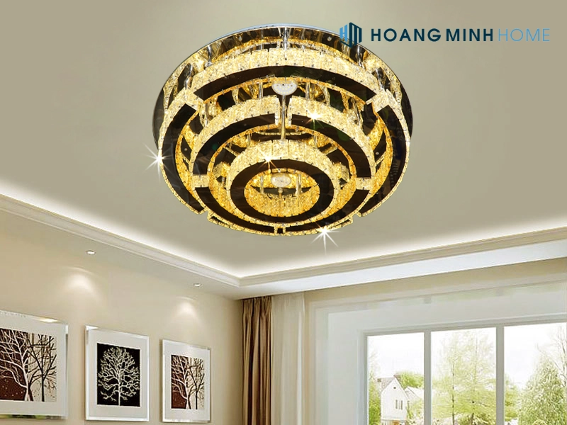 Đèn hình tròn ốp trần có những ưu điểm nổi bật nào?