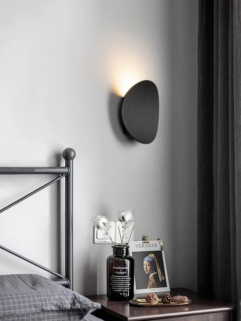 đèn hắt tường màu đen hắt sáng quay xuống VNT70T3