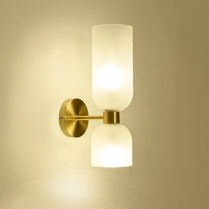 Đèn tường cổ điển hình chiếc ly màu trắng sữa