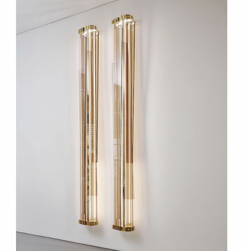 Đèn tường pha lê dọc hành lang