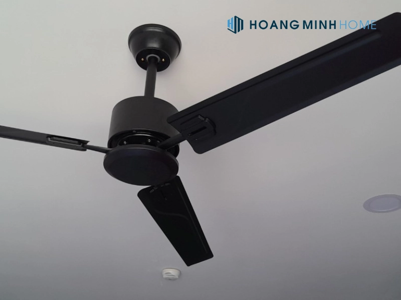 quat-tran-canh-thep-4