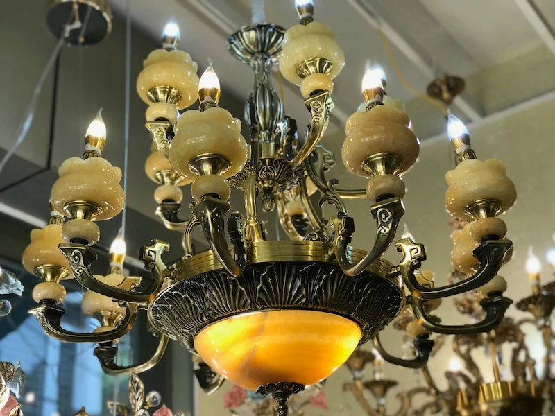 Đèn đá thả có thiết kế hiện đại và sang trọng