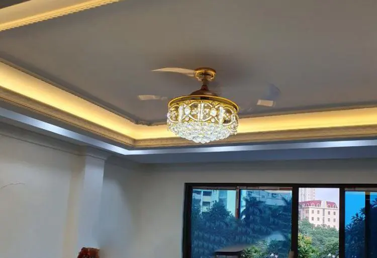 quạt trần tân cổ điển