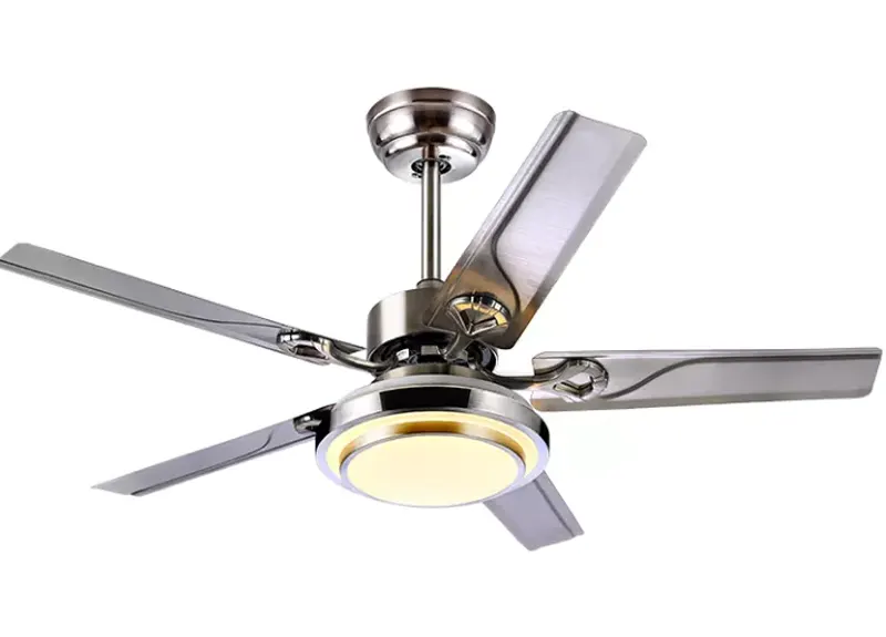 quạt trần cánh kim loại