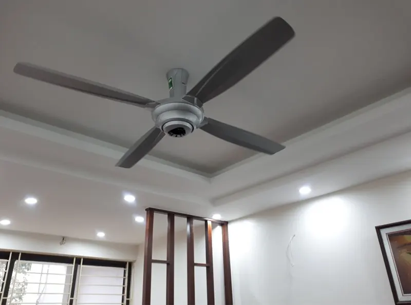 quạt màn 4 cánh