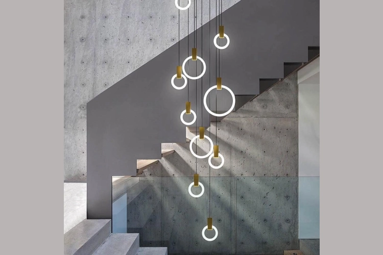 mẫu đèn chùm thông tầng