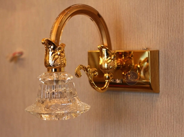 đèn rọi tranh gắn tường