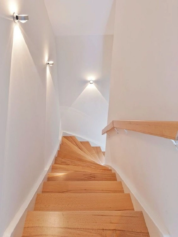 đèn treo tường cầu thang