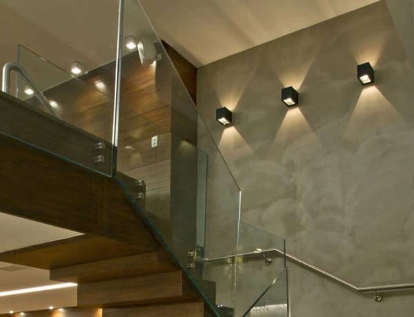 đèn tường cầu thang