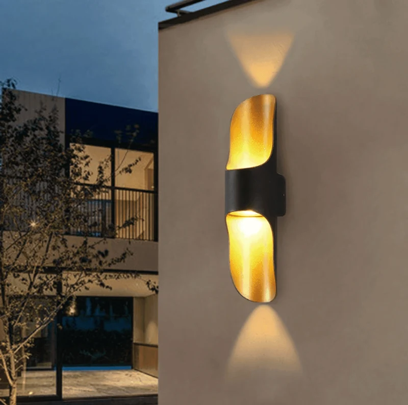 đèn tường quán cà phê