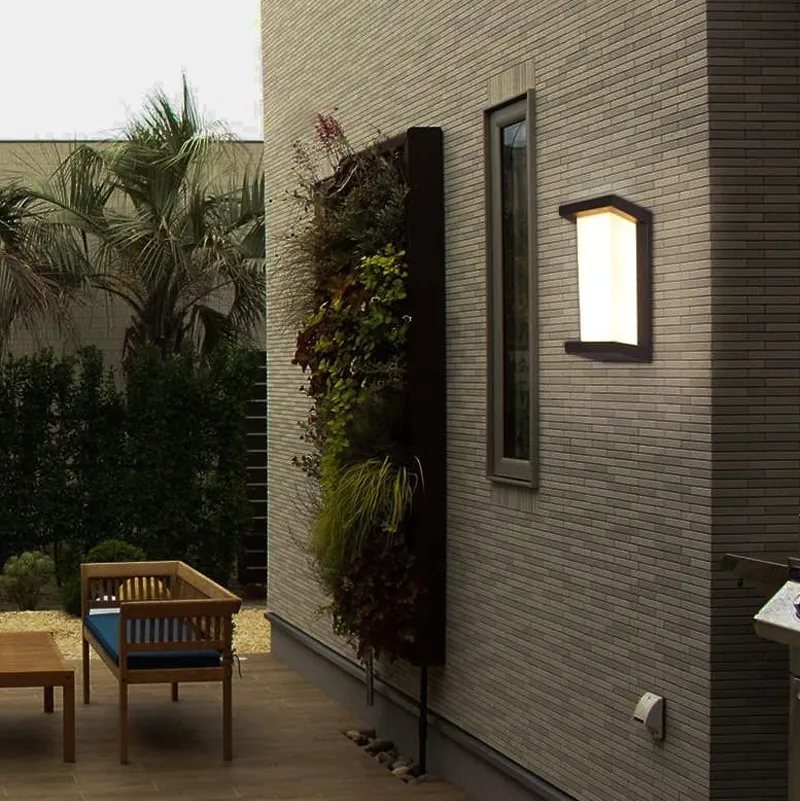 đèn treo tường quán cafe