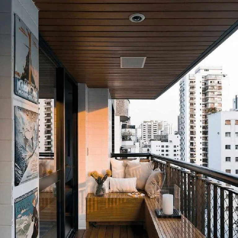 đèn ốp trần ban công