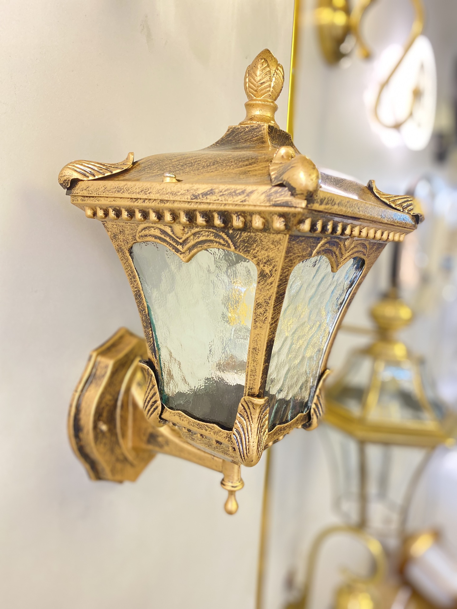 Đèn vách tường bằng hợp kim VNT6696