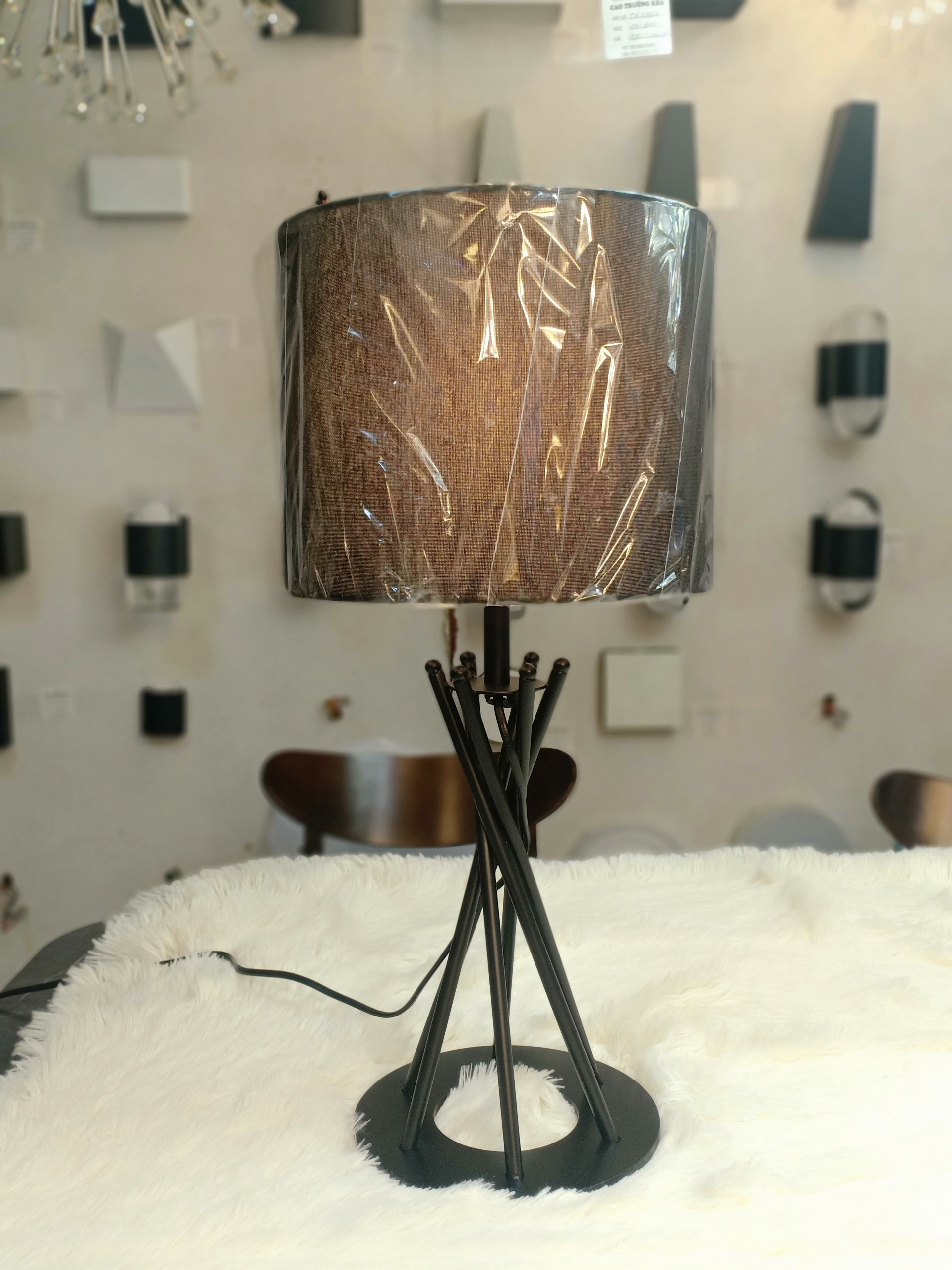 Đèn để bàn hiện đại DB12